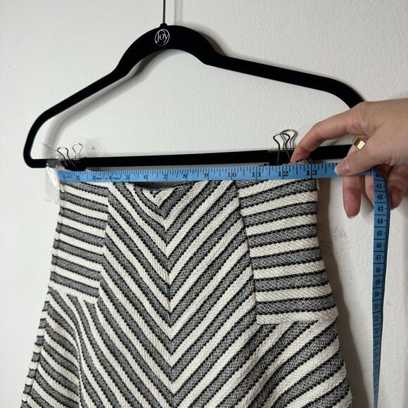 Ann Taylor Loft Petite Textured Cream & Black Chevron Stripes Flare Skirt XXSP - Picture 8 of 11